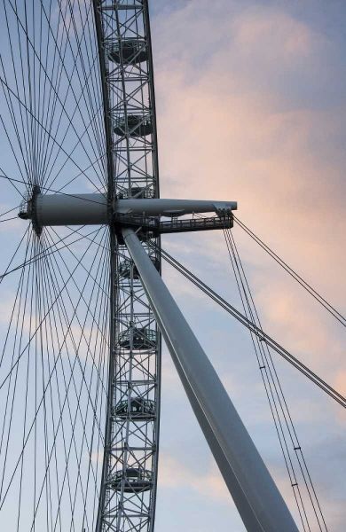 Great Britain, London London Eye Ferris wheel